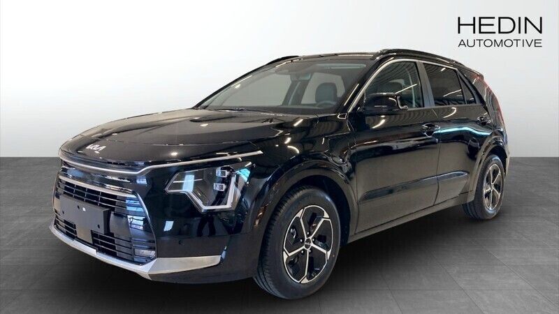 Svart (black) Ny 2024 Kia Niro Advance SUV | 392 666 kr - Bild 1/4