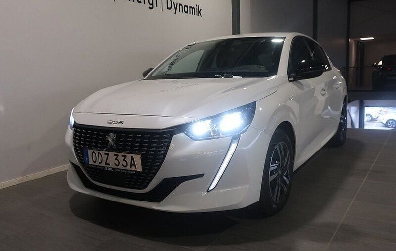 Begagnad Peugeot 208 Allure 102 HK (75 kW) 2022 Vit Halvkombi