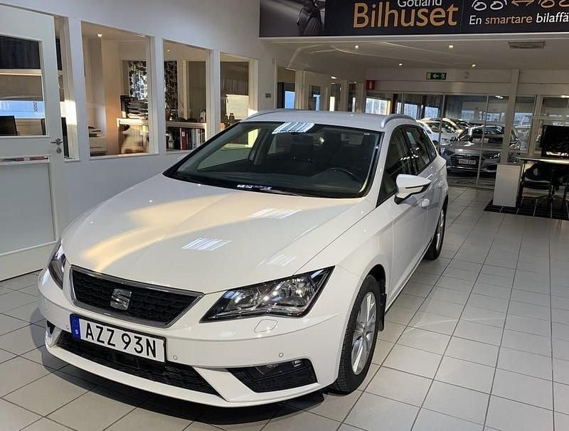 Vit Begagnad 2020 Seat Leon ST Style Kombi | 159 000 kr (Marknadspris) - Bild 1/4