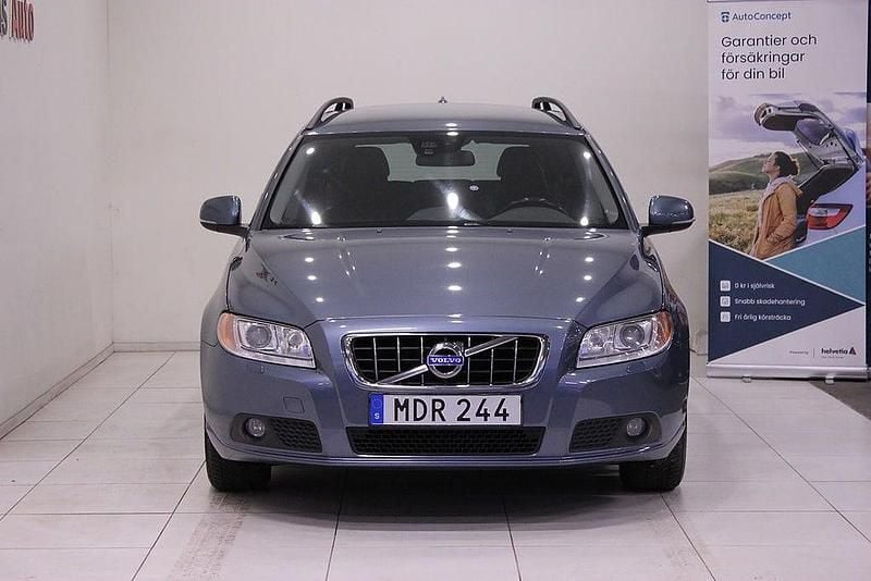 Begagnad Volvo V70 Momentum 179 HK (131 kW) 2011 Blå Kombi