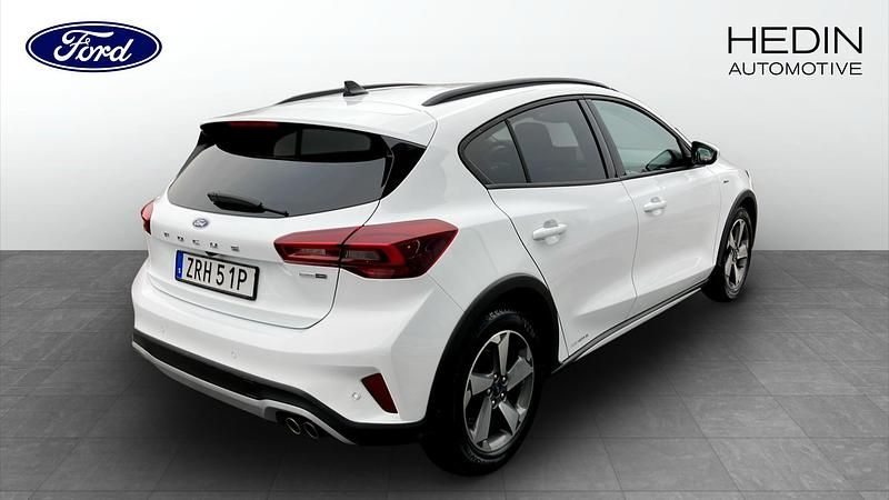 Begagnad Ford Focus Active 125 HK (91 kW) 2022 Frozen white Halvkombi
