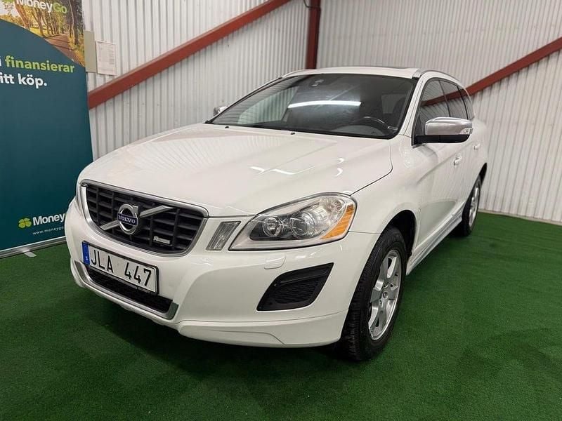 Begagnad Volvo XC60 R-Design 163 HK (119 kW) 2013 Vit SUV