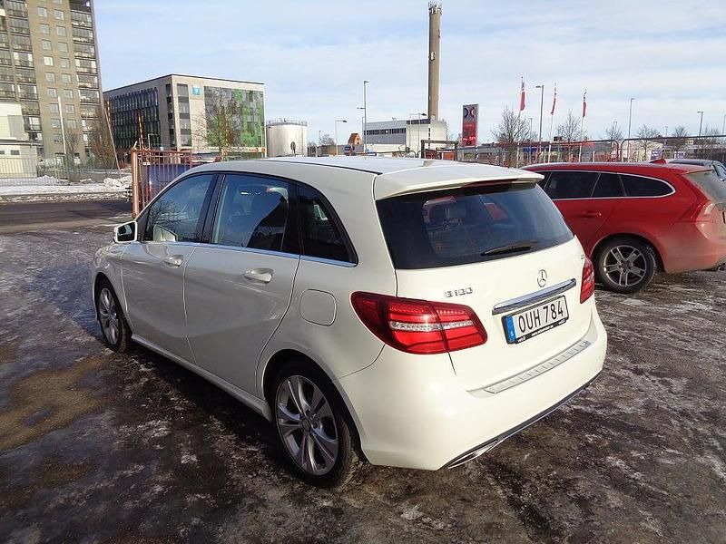 Begagnad Mercedes B180 Urban 109 HK (80 kW) 2015 Vit Minibuss