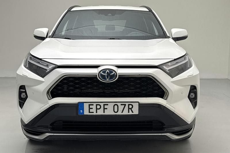 Begagnad Toyota RAV4 Edition 306 HK (225 kW) 2023 Vit SUV