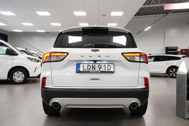 Begagnad Ford Kuga Titanium 151 HK (111 kW) 2022 Vit SUV