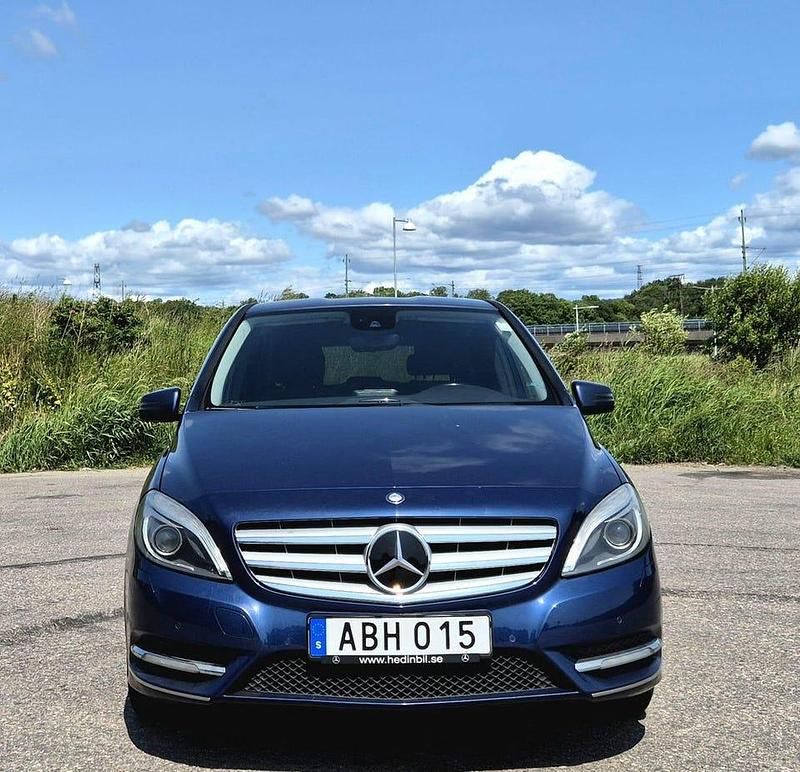 Begagnad 2012 Mercedes B200 Minibuss | 75 000 kr (Marknadspris) - Bild 1/4