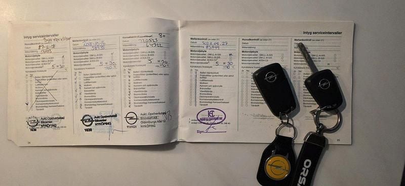 Grå Begagnad 2008 Opel Corsa Halvkombi | 52 000 kr (Lite dyr) - Bild 1/4