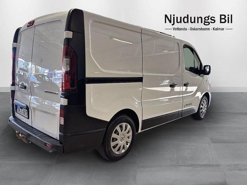 Begagnad Renault Trafic 95 HK (69 kW) 2017 Vit Minibuss