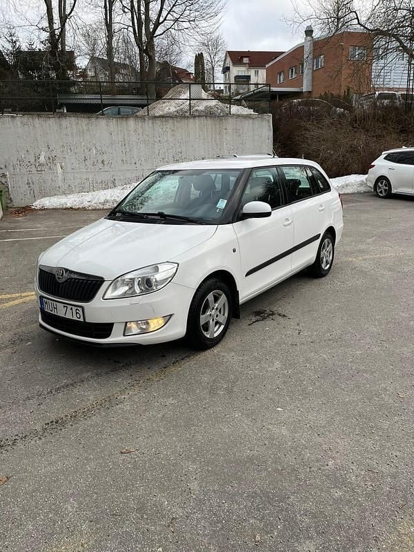 Begagnad 2013 Skoda Fabia Kombi | 40 000 kr (Marknadspris) - Bild 1/4