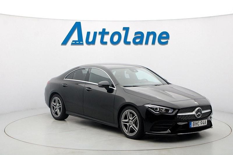 Svart Begagnad 2019 Mercedes CLA200 AMG Sportkupé | 319 900 kr (Marknadspris) - Bild 1/3
