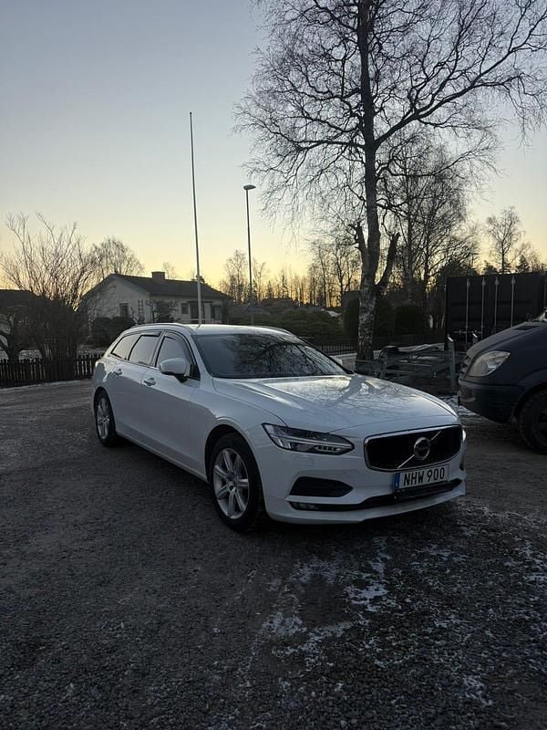 Begagnad 2017 Volvo V90 Kombi | 186 900 kr (Marknadspris) - Bild 1/4