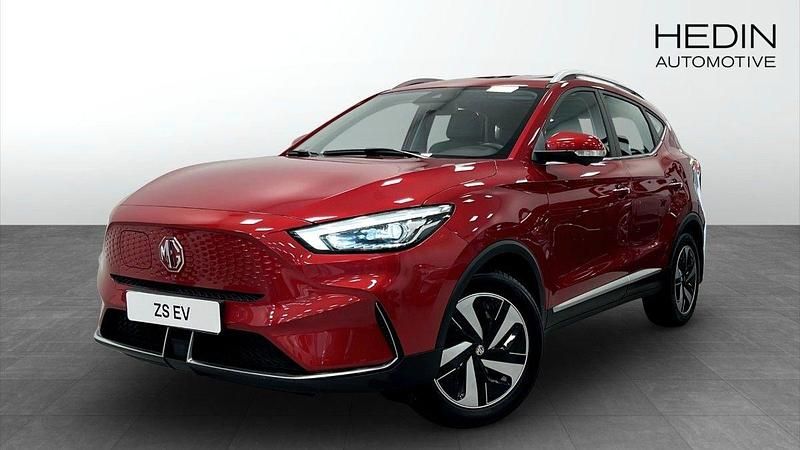 Röd (red) Begagnad 2021 MG ZS Luxury Sedan | 249 900 kr (Bra pris) - Bild 1/4
