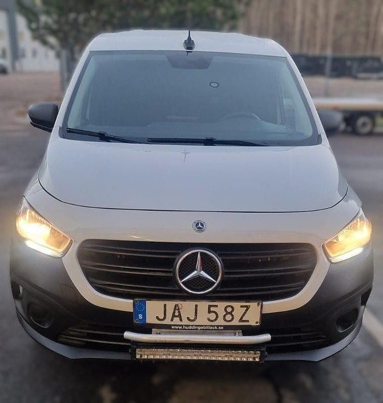 Vit Begagnad 2023 Mercedes Citan 110 Van | 160 000 kr - Bild 1/4