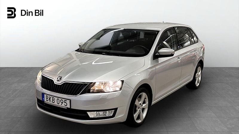 Silver Begagnad 2015 Skoda Rapid Style Halvkombi | 94 900 kr (Bra pris) - Bild 1/4