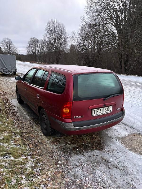 Begagnad 2002 Renault Mégane GrandTour Kombi | 15 000 kr (Marknadspris) - Bild 1/3