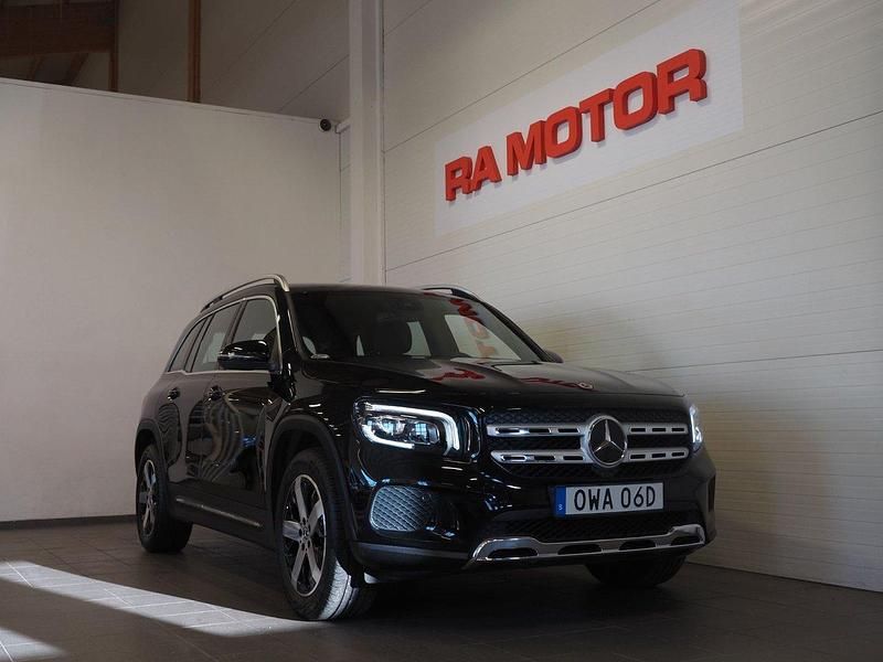 Svart Begagnad 2022 Mercedes GLB200 SUV | 389 900 kr (Marknadspris) - Bild 1/3