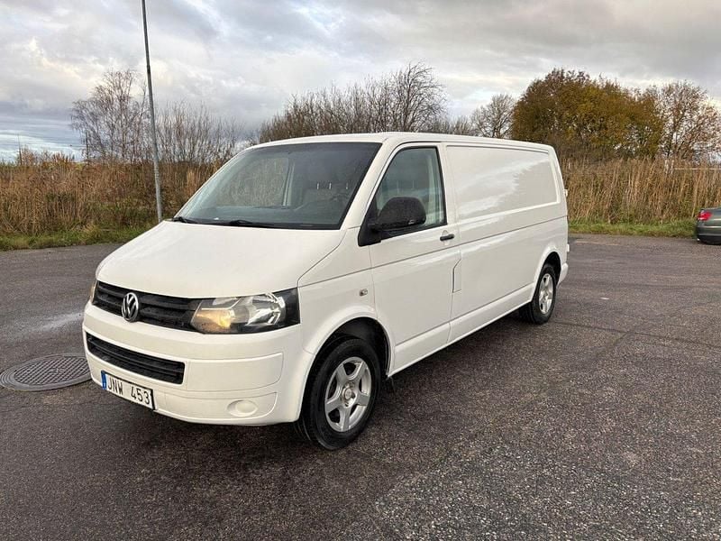 Vit Begagnad 2011 VW T5 Van | 67 900 kr (Marknadspris) - Bild 1/4