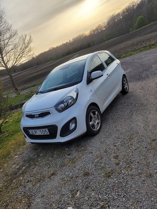 Begagnad 2013 Kia Picanto Halvkombi | 40 000 kr (Marknadspris) - Bild 1/3