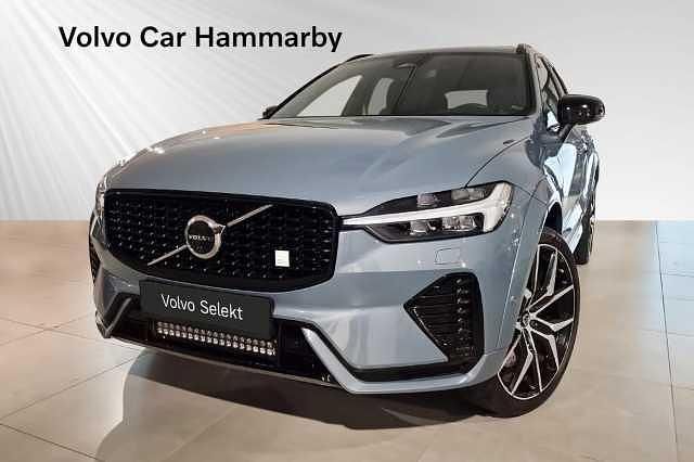 Grå Begagnad 2023 Volvo XC60 SUV | 679 000 kr - Bild 1/4