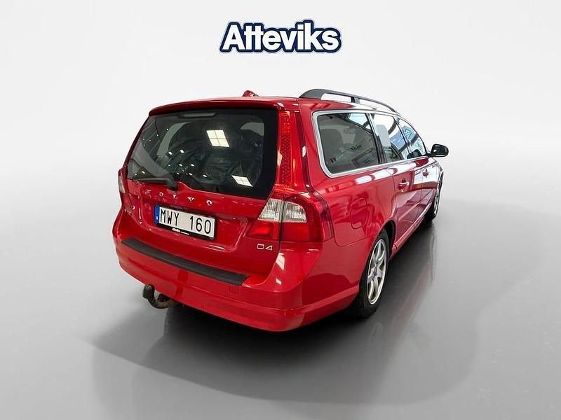 Begagnad Volvo V70 Momentum 165 HK (121 kW) 2012 Röd Kombi