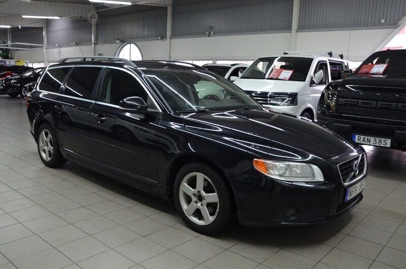 Svart Begagnad 2012 Volvo V70 Momentum Kombi | 124 900 kr (Lite dyr) - Bild 1/4