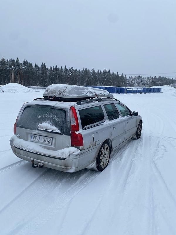 Begagnad Volvo V70 Summum 170 HK (125 kW) 2005 Kombi