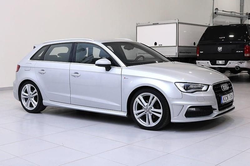 Begagnad Audi A3 Sportback Ambition 150 HK (110 kW) 2013 Silver Halvkombi