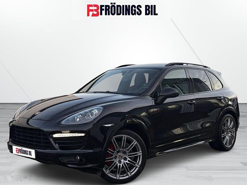 Svart Begagnad 2013 Porsche Cayenne GTS SUV | 209 900 kr - Bild 1/4
