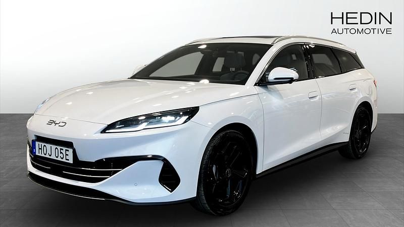Vit Ny 2025 BYD Seal Comfort Halvkombi | 459 900 kr - Bild 1/4