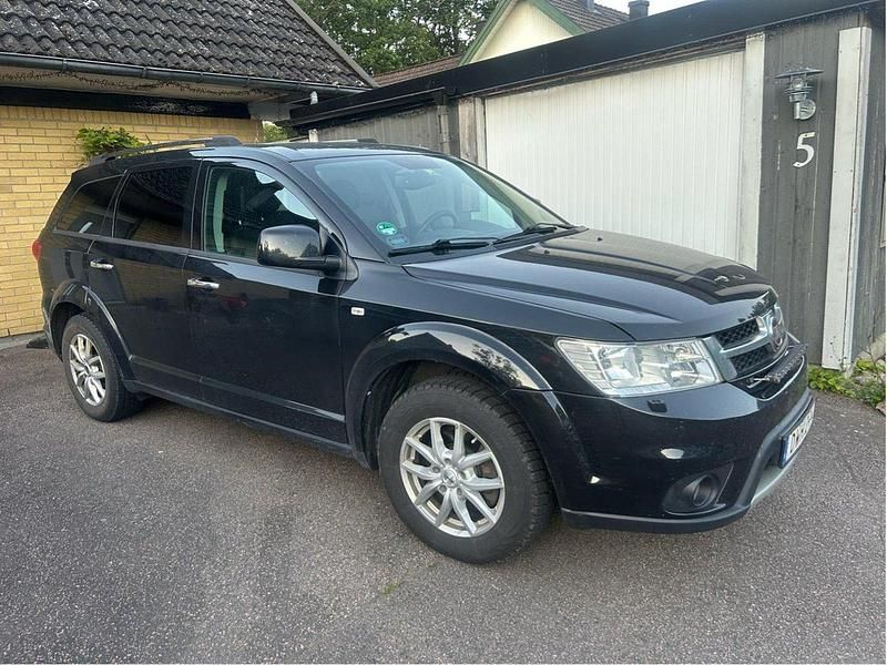 Svart Begagnad 2015 Fiat Freemont Sport SUV | 120 000 kr (Marknadspris) - Bild 1/4