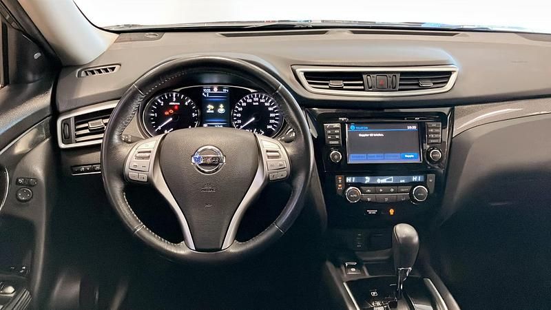 Begagnad Nissan X-Trail Tekna 131 HK (96 kW) 2017 Grå SUV