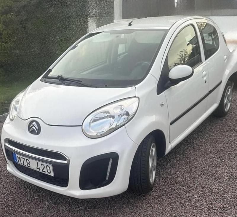 Vit Begagnad 2012 Citroën C1 Halvkombi | 35 000 kr (Marknadspris) - Bild 1/4