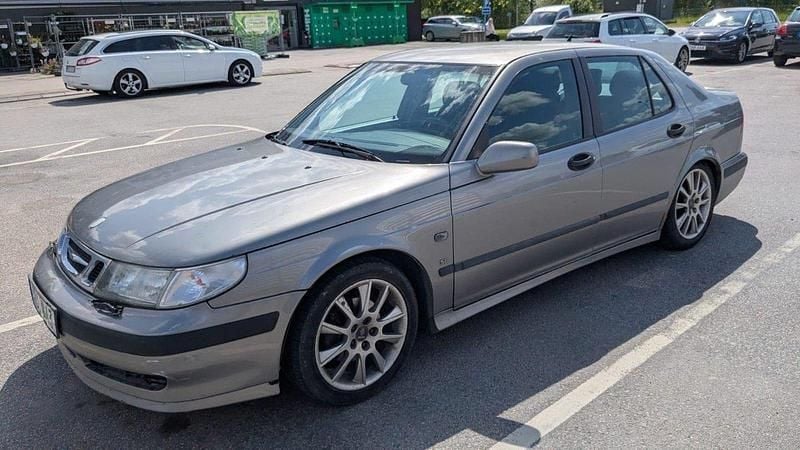 Grå Begagnad 2001 Saab 9-5 Sedan | 15 000 kr (Bra pris) - Bild 1/4