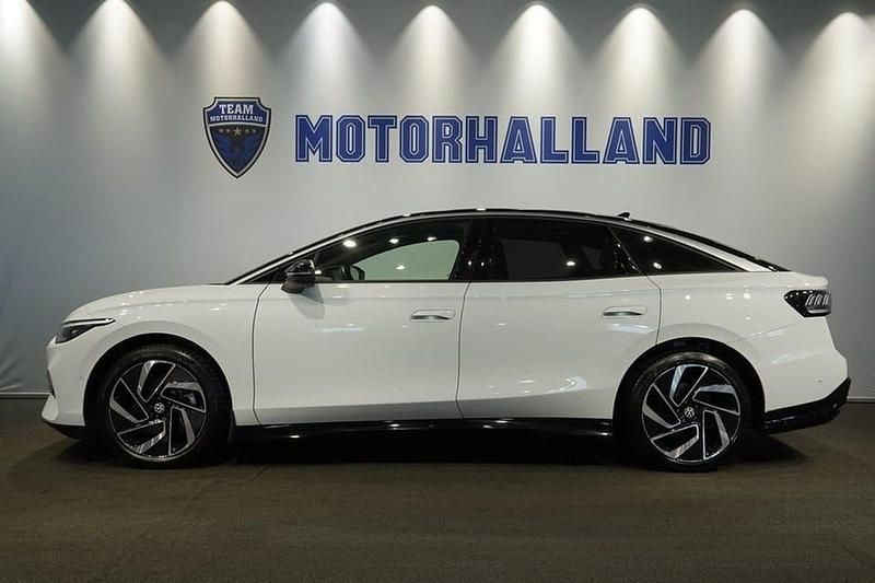 Vit Begagnad 2024 VW ID.7 Pro Performance Halvkombi | 499 900 kr (Marknadspris) - Bild 1/4