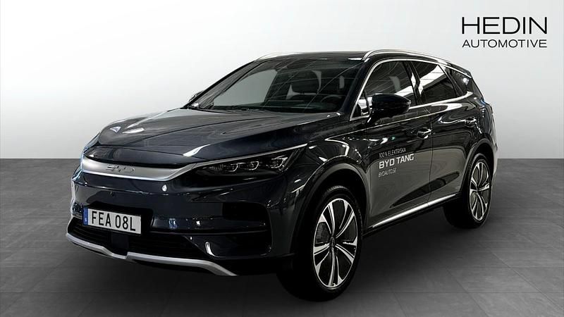 Grå (grey) Begagnad 2024 BYD Tang SUV | 649 900 kr - Bild 1/4