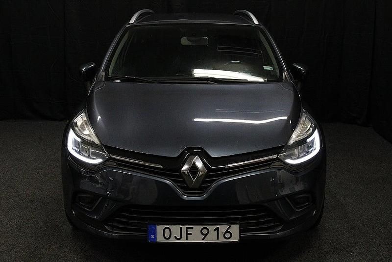 Begagnad Renault Clio GrandTour Intens 90 HK (66 kW) 2016 Grå Kombi