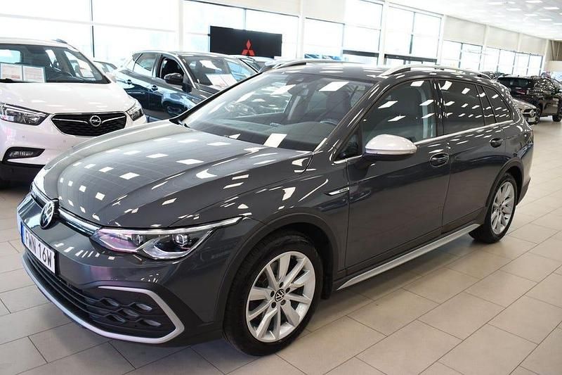 Begagnad VW Golf VIII 190 HK (139 kW) 2022 Grå Kombi