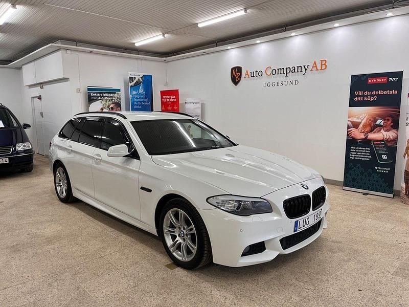 Vit Begagnad 2011 BMW 520 M Sport Kombi | 99 900 kr (Marknadspris) - Bild 1/4
