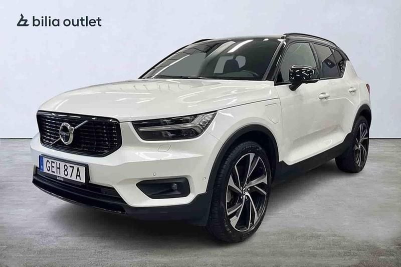 Vit Begagnad 2021 Volvo XC40 SUV | 389 900 kr - Bild 1/1