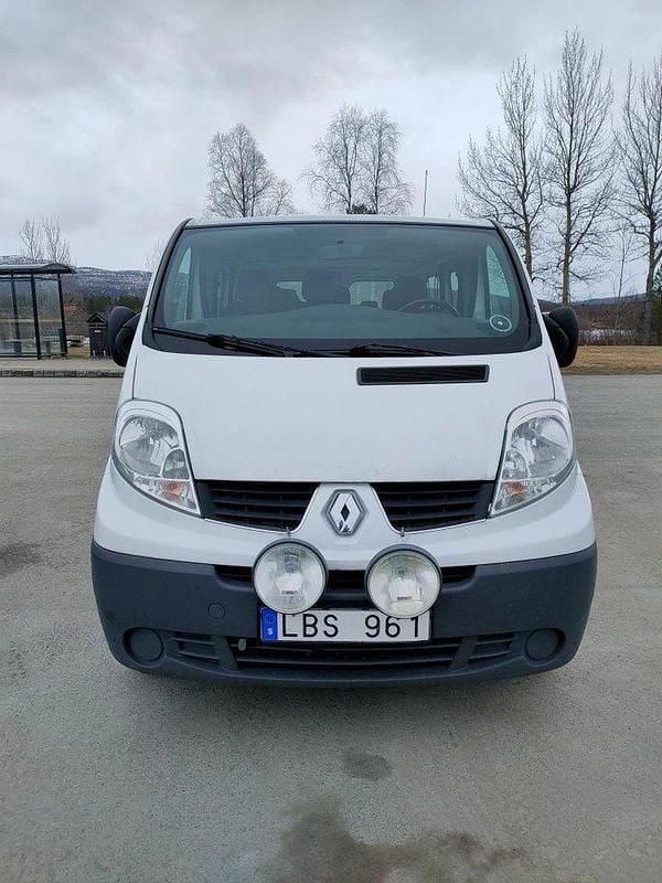 Vit Begagnad 2010 Renault Trafic Van | 90 000 kr - Bild 1/4