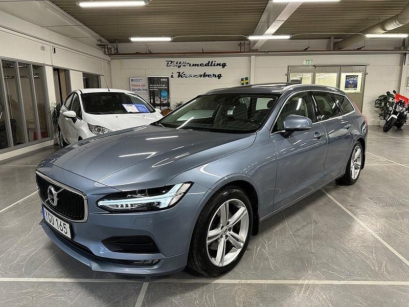 Ljusblå (blå) Begagnad 2016 Volvo V90 Kombi | 179 900 kr (Marknadspris) - Bild 1/4