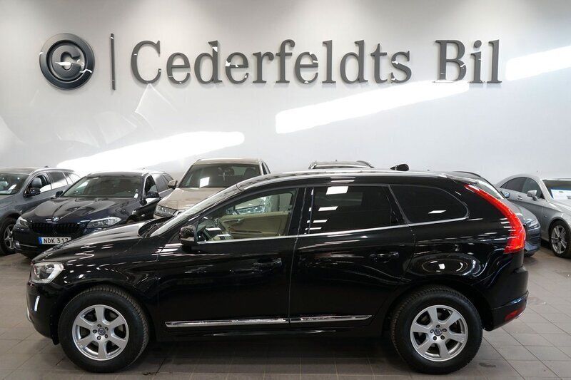 Svart Begagnad 2016 Volvo XC60 Summum SUV | 219 900 kr (Marknadspris) - Bild 1/4