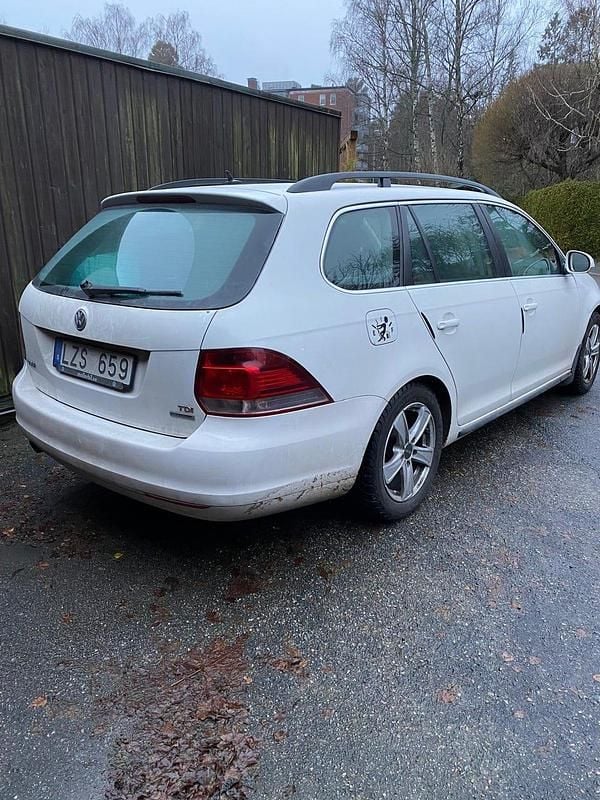 Begagnad 2012 VW Golf VII Kombi | 43 000 kr (Bra pris) - Bild 1/4