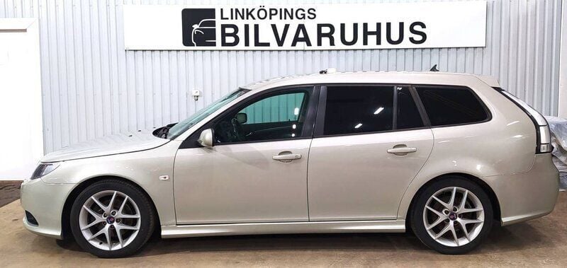 Grå Begagnad 2007 Saab 9-3 Vector Kombi | 89 900 kr (Dyr) - Bild 1/4