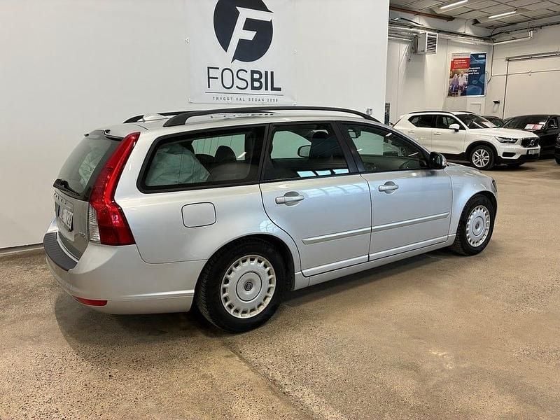Begagnad Volvo V50 Kinetic 116 HK (85 kW) 2011 Grå Kombi