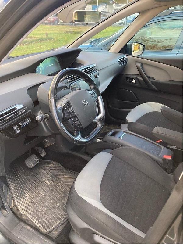 Grå Begagnad 2014 Citroën Grand C4 Picasso Minibuss | 85 000 kr (Marknadspris) - Bild 1/4