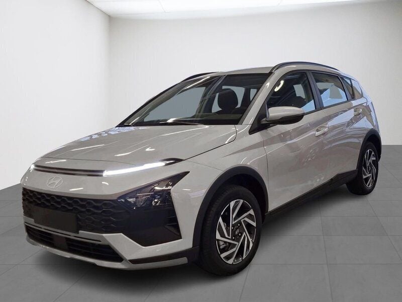 Grå Ny 2024 Hyundai Bayon SUV | 279 900 kr (Marknadspris) - Bild 1/4