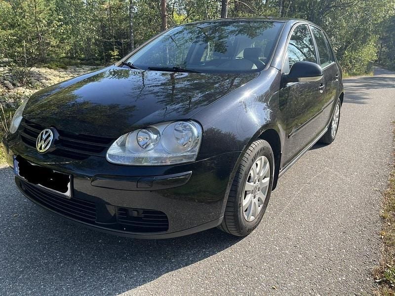 Svart Begagnad 2009 VW Golf Trendline Halvkombi | 38 000 kr (Bra pris) - Bild 1/4