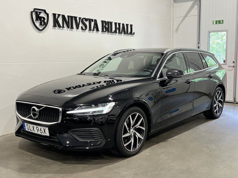 Svart Begagnad 2020 Volvo V60 Kombi | 257 400 kr (Marknadspris) - Bild 1/4