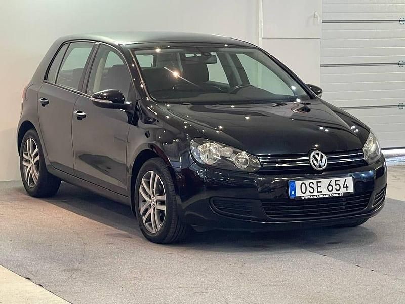 Begagnad VW Golf VI 123 HK (90 kW) 2009 Svart Halvkombi